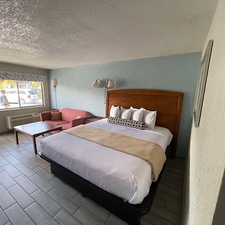 Rodeway Inn Lake Wales Bagian luar foto