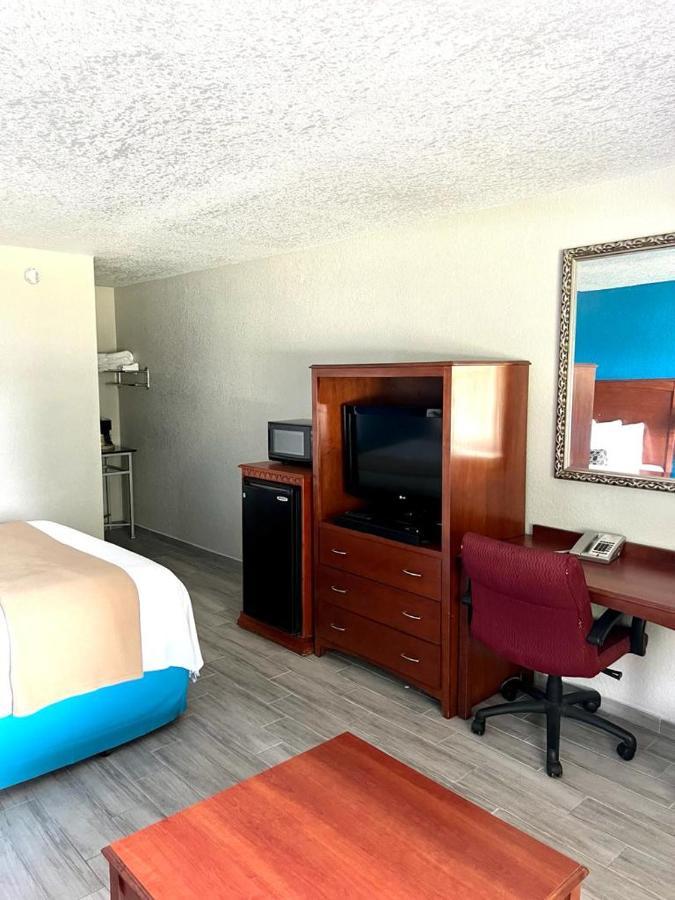 Rodeway Inn Lake Wales Bagian luar foto