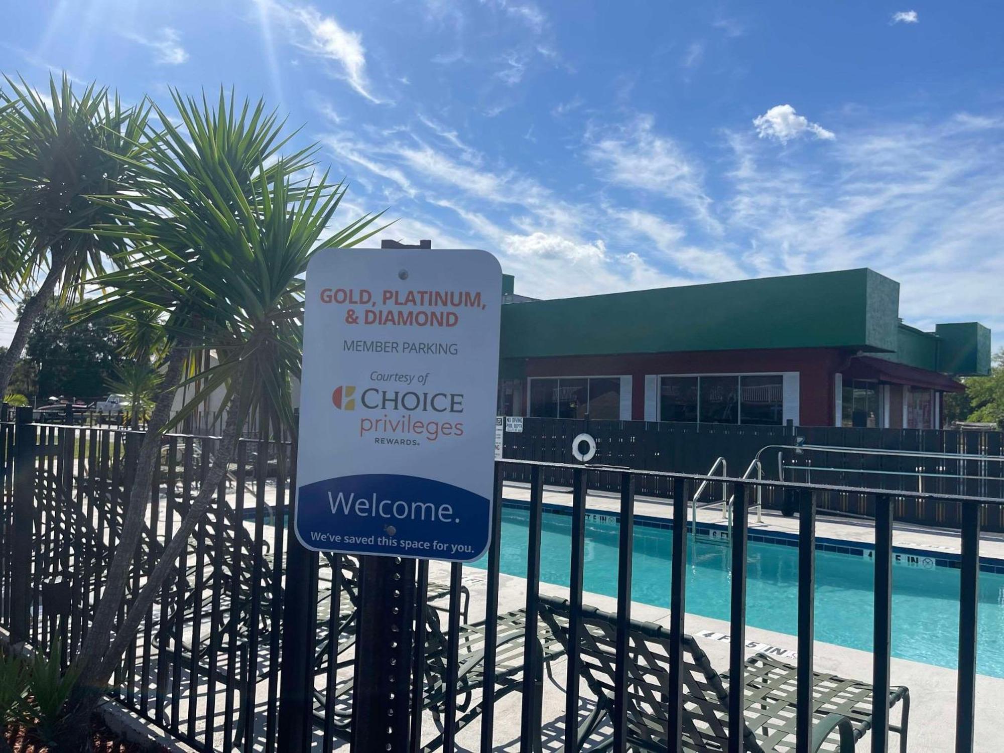 Rodeway Inn Lake Wales Bagian luar foto