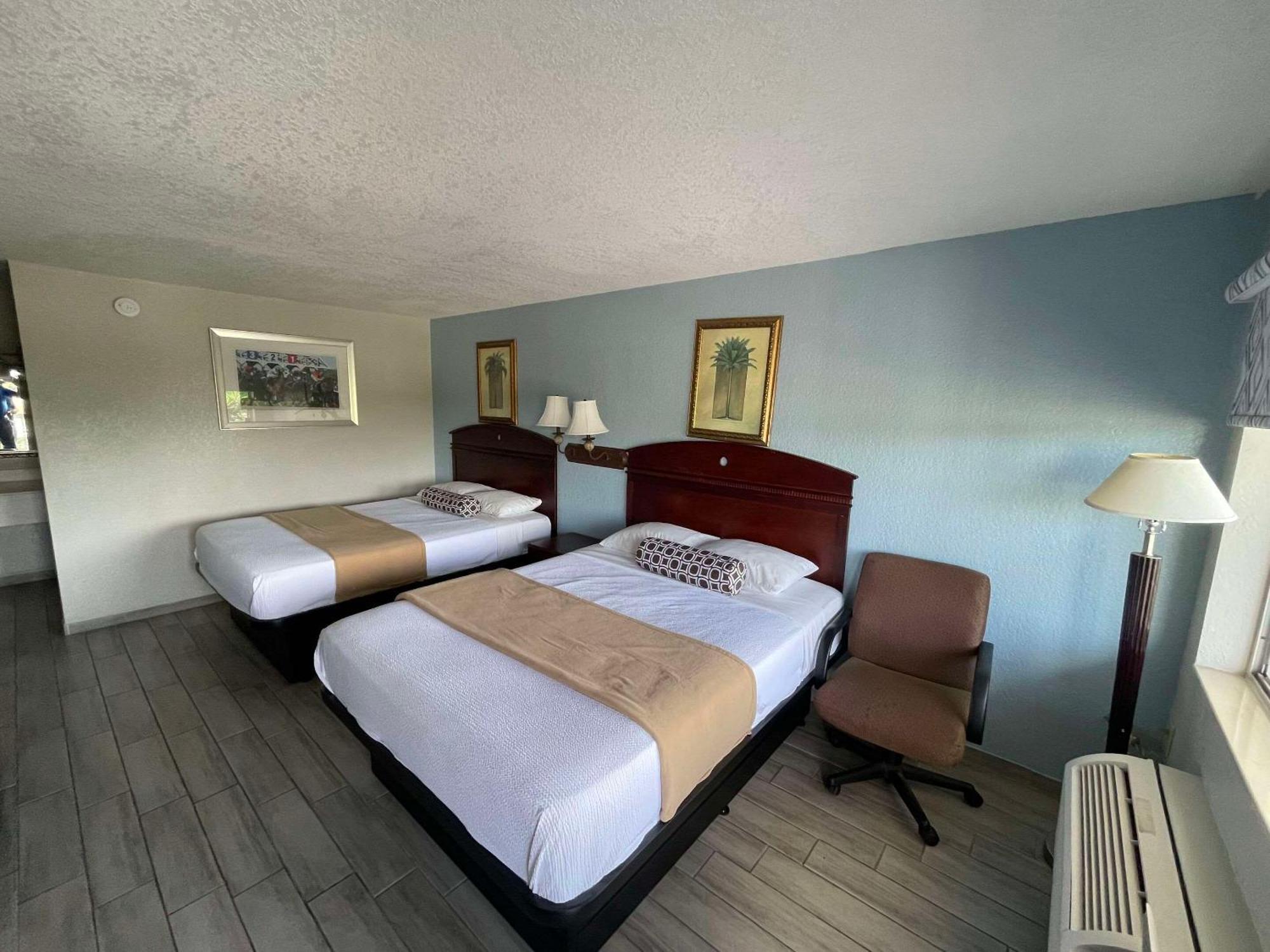 Rodeway Inn Lake Wales Bagian luar foto