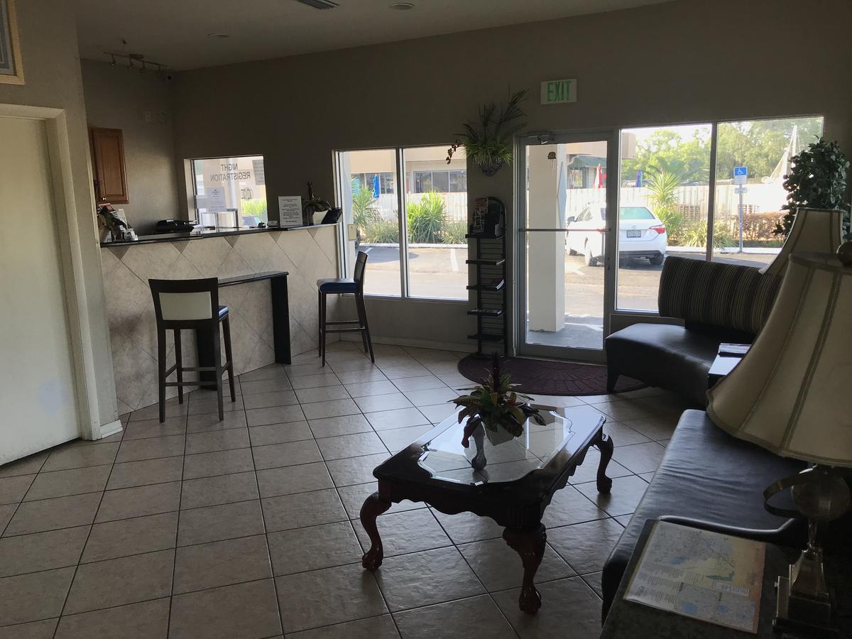 Rodeway Inn Lake Wales Bagian luar foto